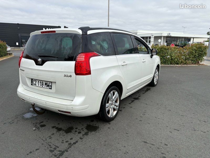 Peugeot 5008 1.6 hdi 112 cv 7 place (image 2)