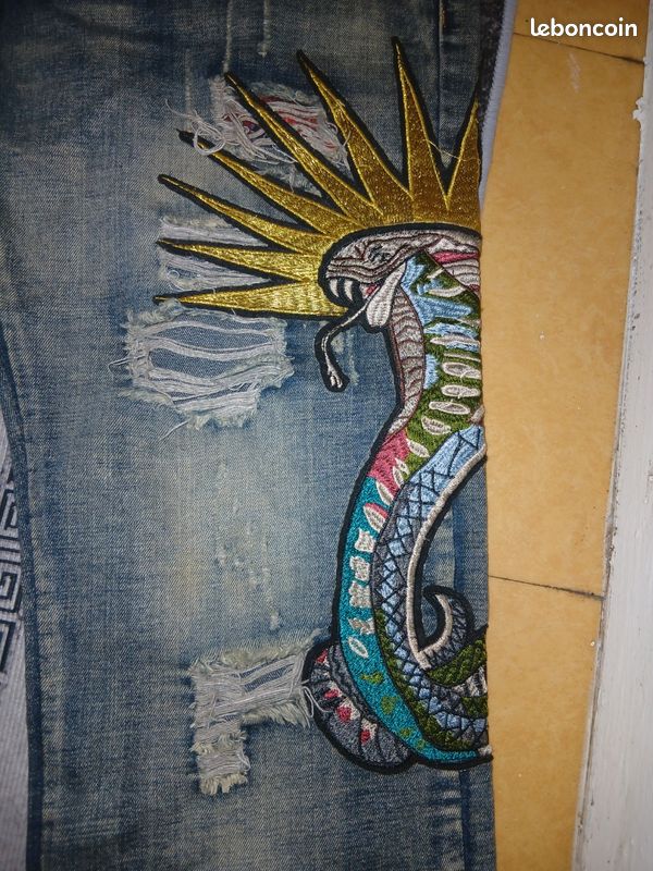 Jeans brodé cobra (image 2)