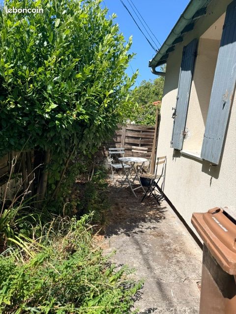 Appartement 1 pièce 20 m² · à Saintes · 20 m² · 520 €