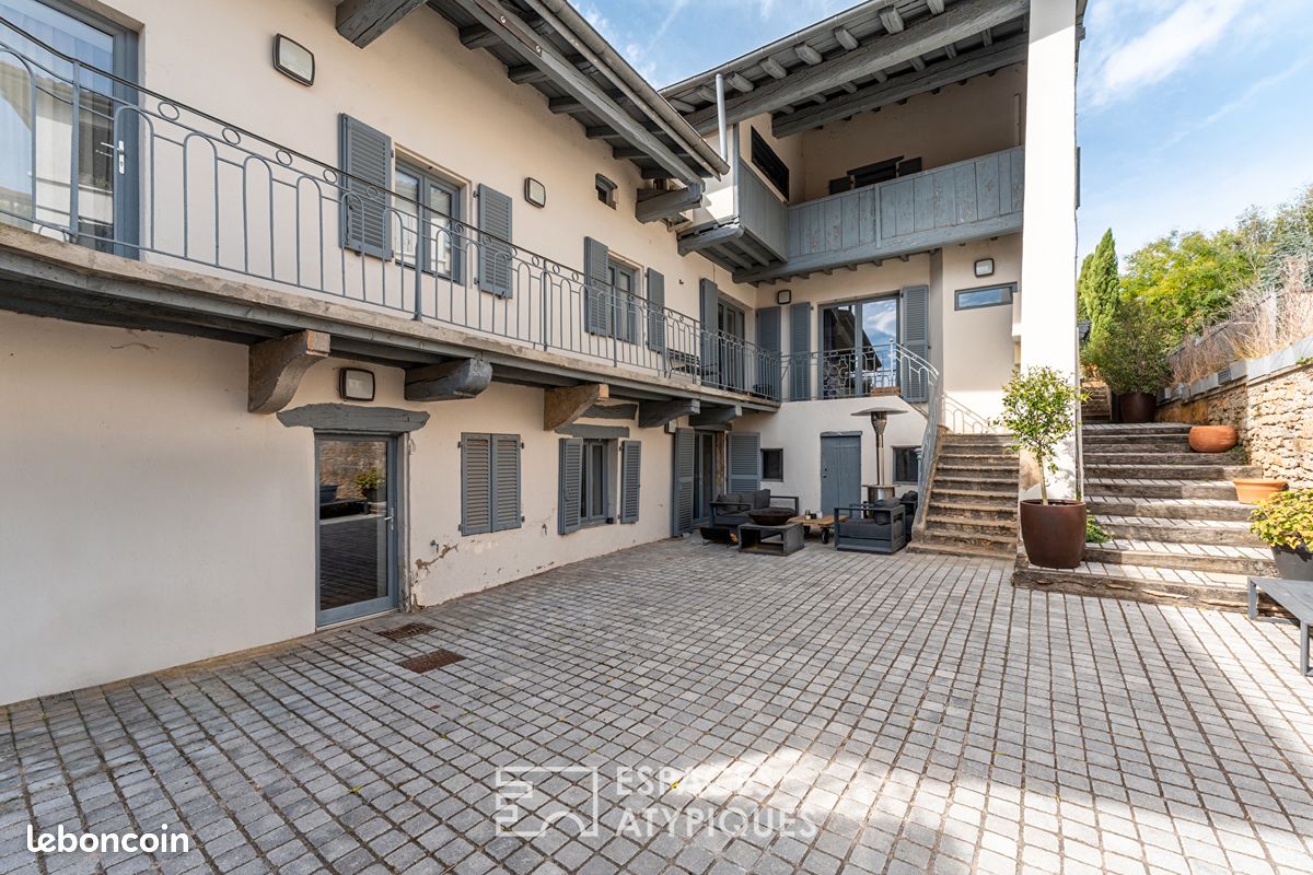 Maison 8 pièces 248 m² · à Saint-Cyr-au-Mont-d'Or · 248 m² · 1 095 000 €