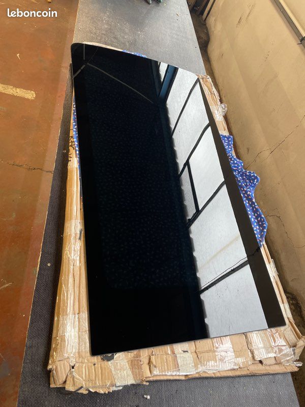 Fenêtre / Baie arrière gauche OEM Mercedes Vito W447 (image 2)
