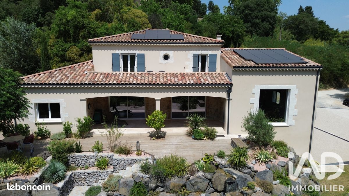 Maison 7 pièces 220 m² · à Montélimar · 220 m² · 850 000 €