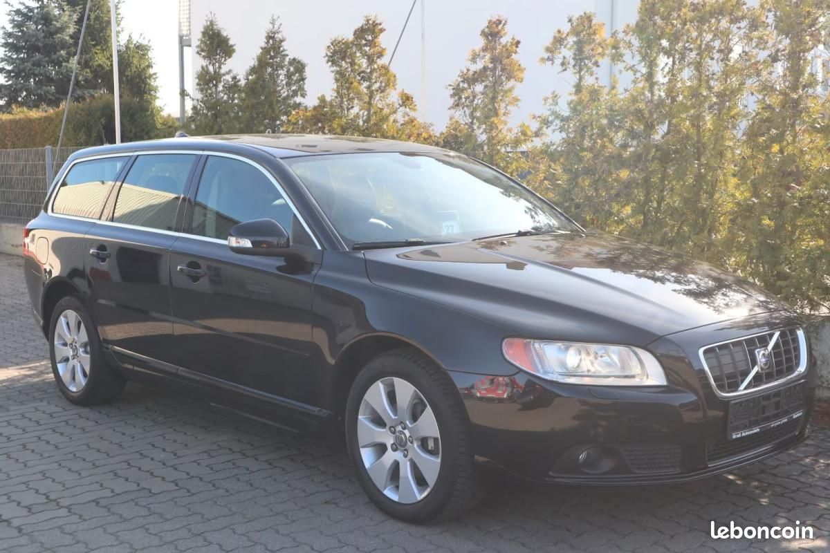 Volvo V70 3.2 SUMMUM 238 CH BVA - RADAR DE RECUL ISOFIX SYSTEME NAVIGATION (image 4)