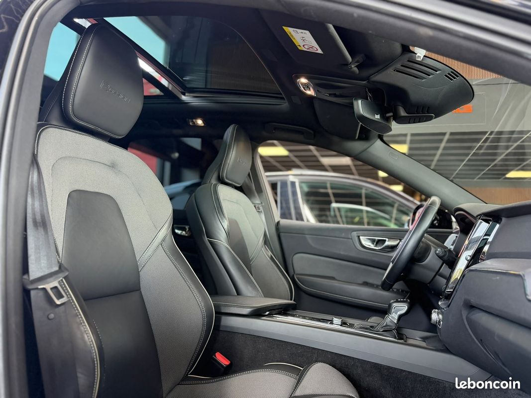 Volvo XC60 T4 190 CV BVA PACK R-DESIGN TOIT OUVRANT GPS (LAURENT AUTO) (image 18)
