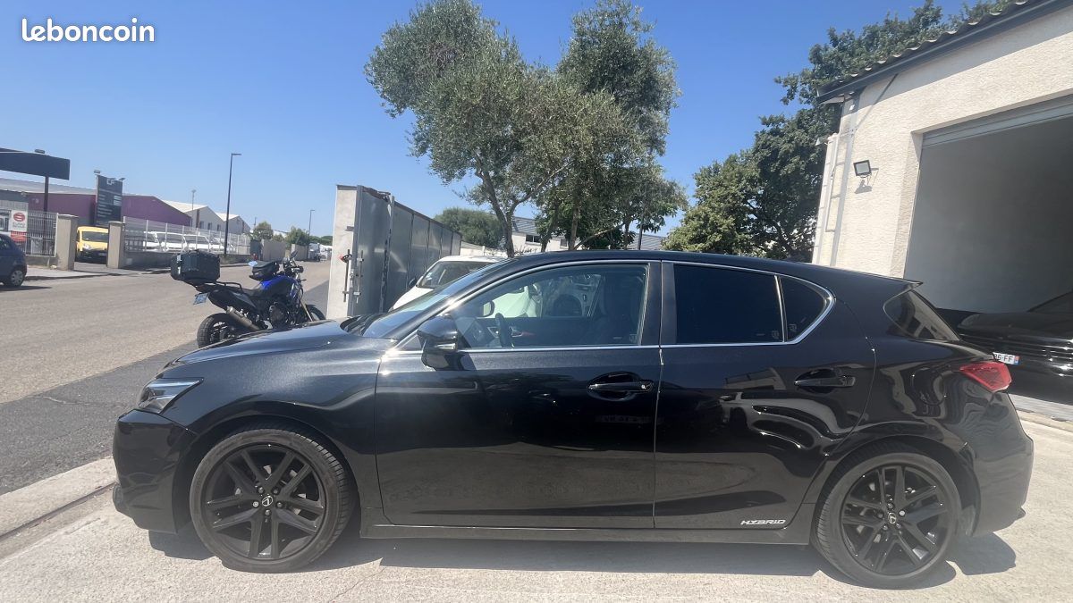 LEXUS CT200H RARE SPORT EDITION suivi Lexus Complet 1,8 L 136 CV 2020 (image 19)