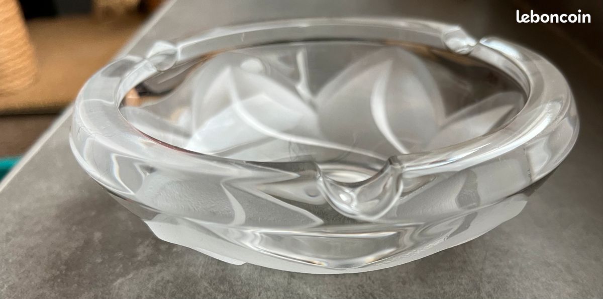 Cendrier/vide poche/coupelle en cristal transparent forme fleur (image 3)