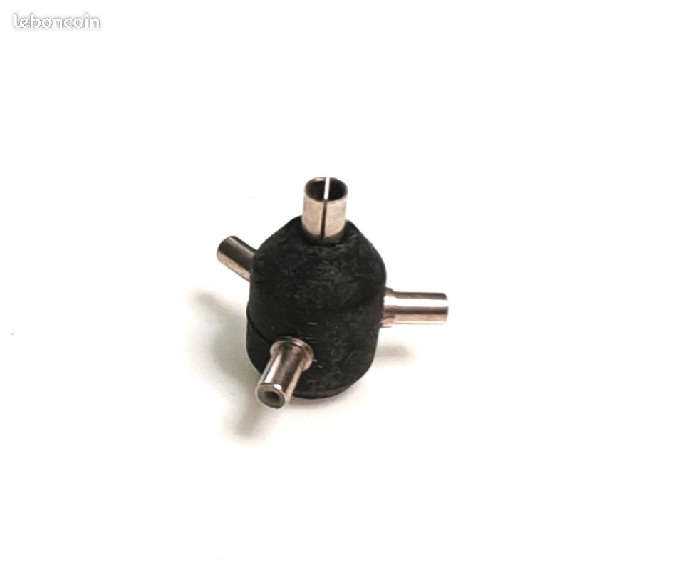 Adaptateur de synchronisation multiple pour flash, raccord ou prise multiple PC Hama photo vidéo (image 1)