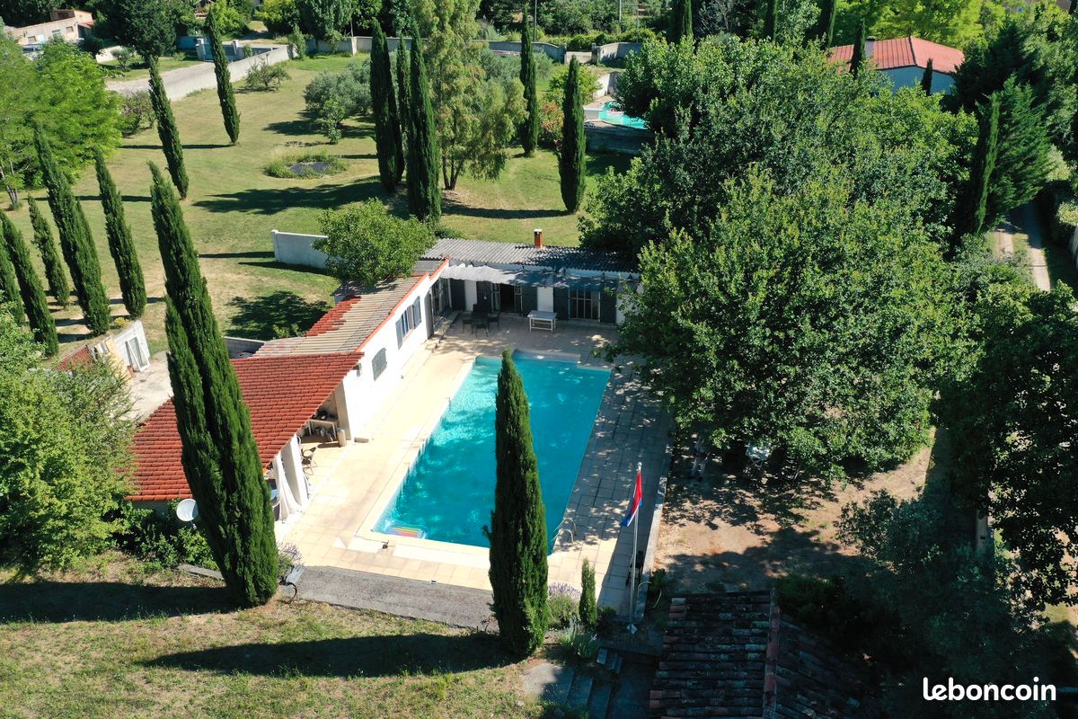 Maison 10 pièces 245 m² · à Villecroze · 245 m² · 920 000 €