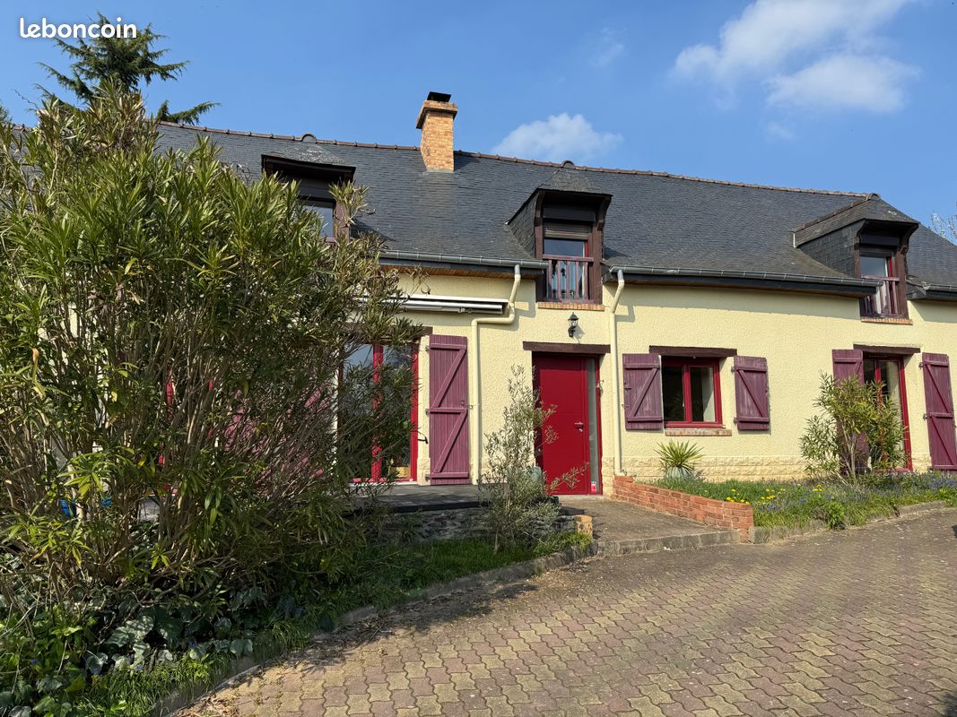 Maison 7 pièces 156 m² · à Noyal-Châtillon-sur-Seiche · 156 m² · 443 000 €