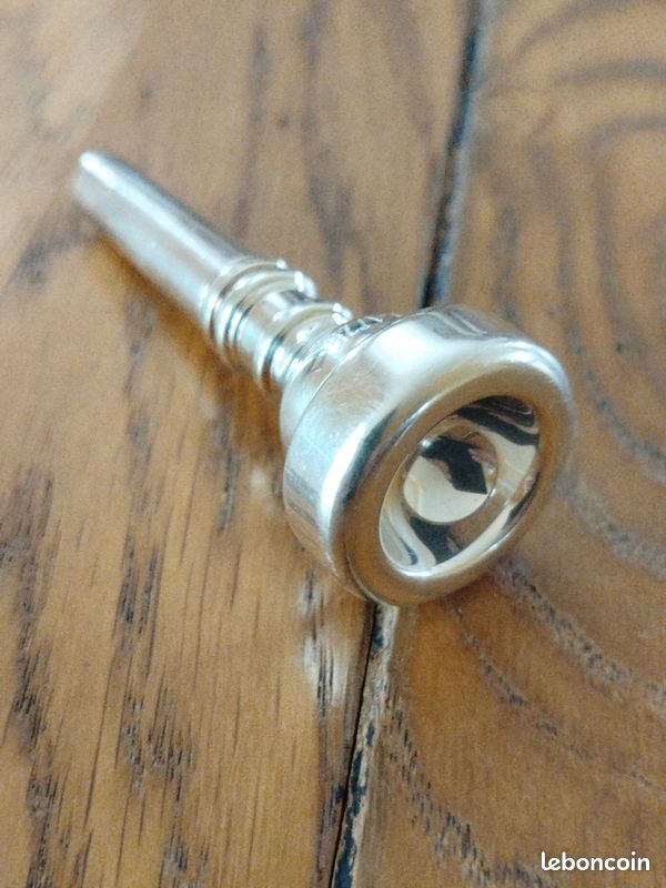Embouchure Cornet à Piston Vincent Bach 1 1/2 B (image 1)