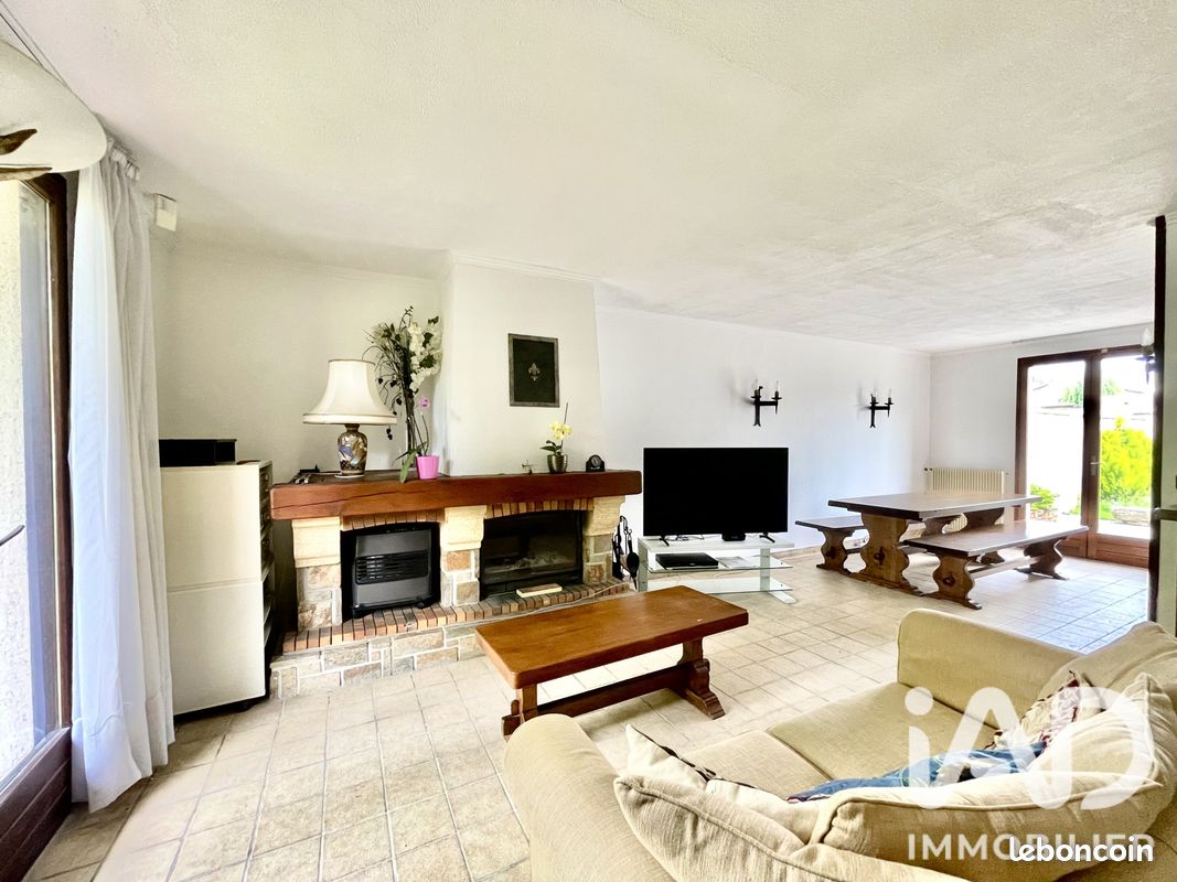 Maison 8 pièces 164 m² · à Moissy-Cramayel · 164 m² · 390 000 €