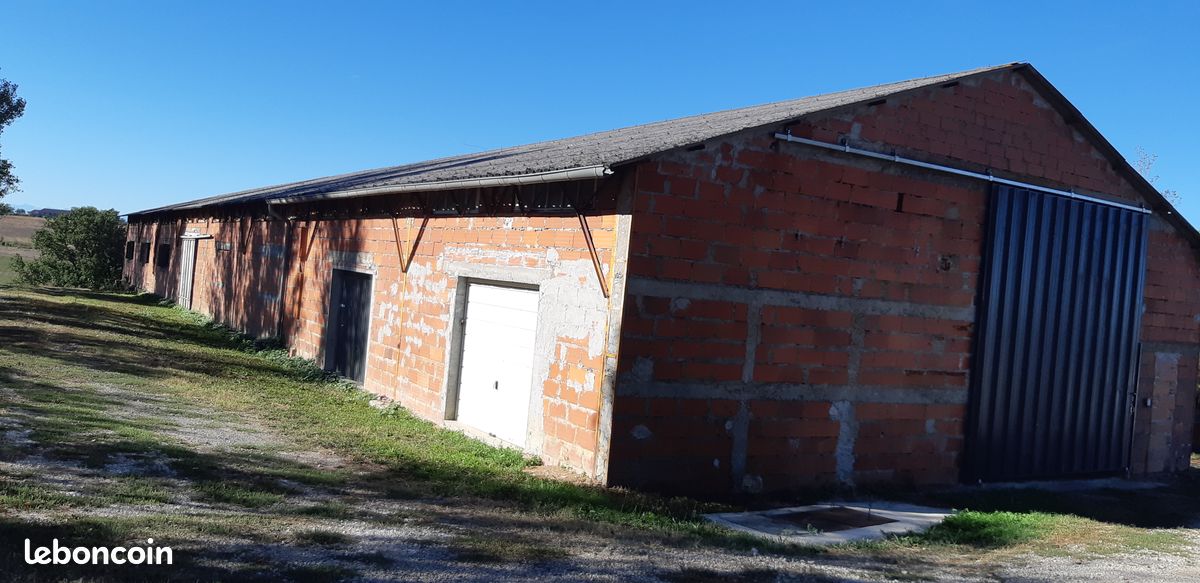Hivernage véhicules en hangar fermé · à Caraman · 90 €