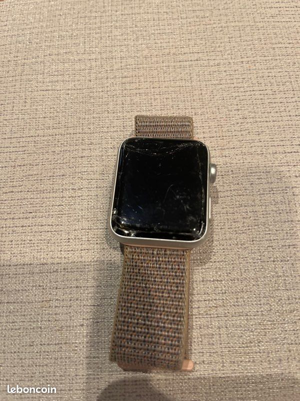 Apple Watch 3 42mm (image 3)
