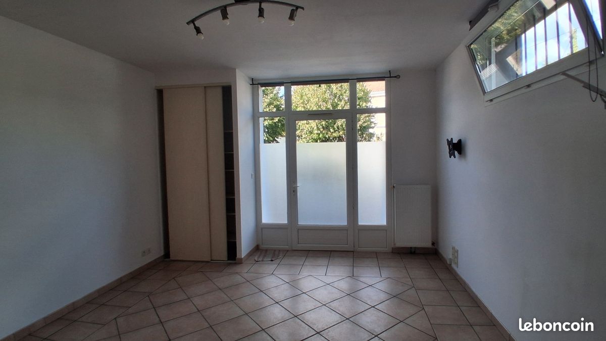Location studio (image 2)