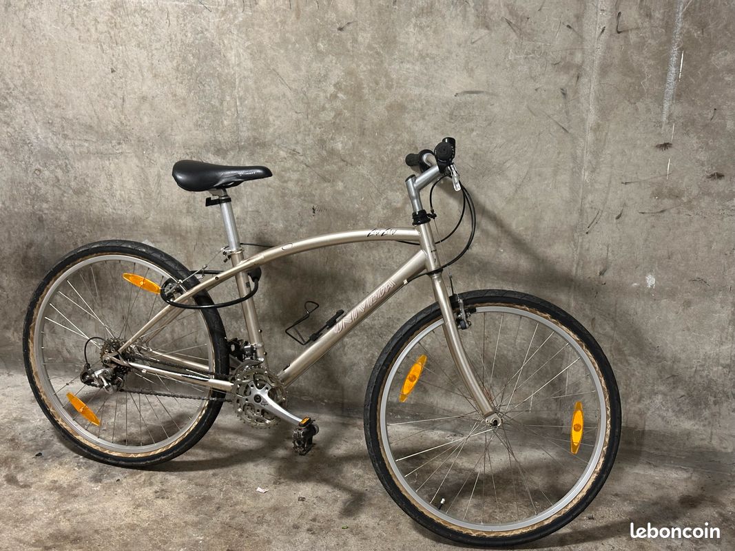 Vélo Univega léger et polyvalent (image 4)