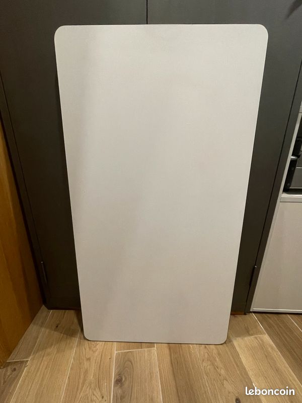Dessus de bureau, panneau bois, 73x136cm ép. 20mm. Finition lisse usage intensif. Bande en caoutchouc (image 2)