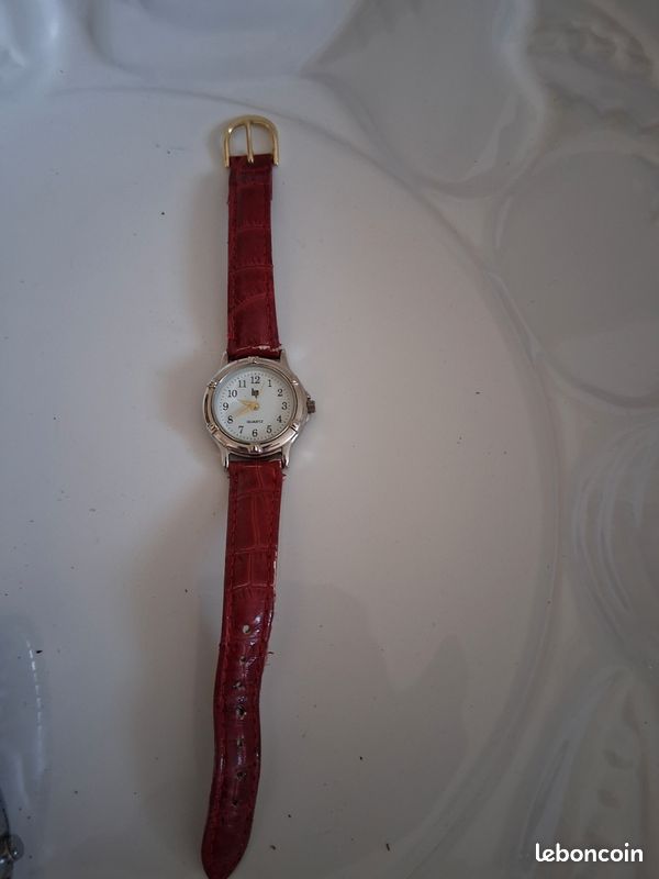 Une montre femme lip (image 1)