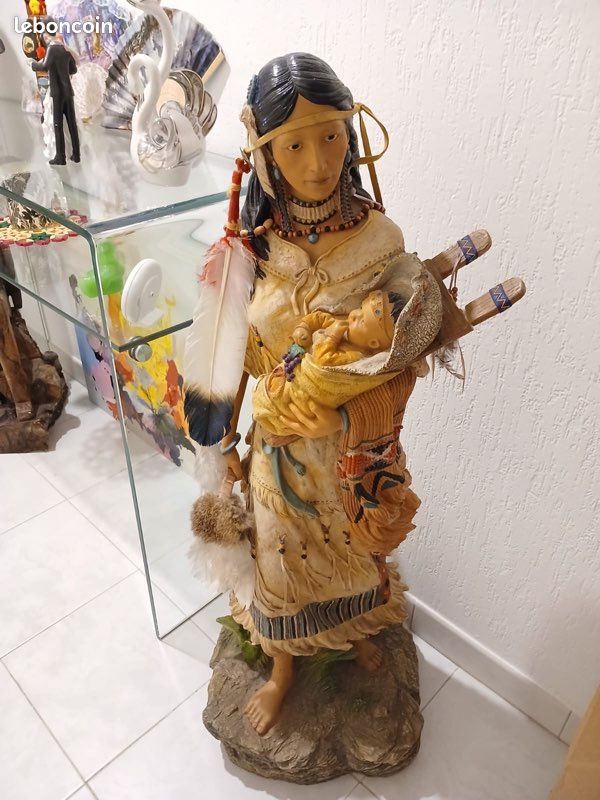 Statue (image 1)