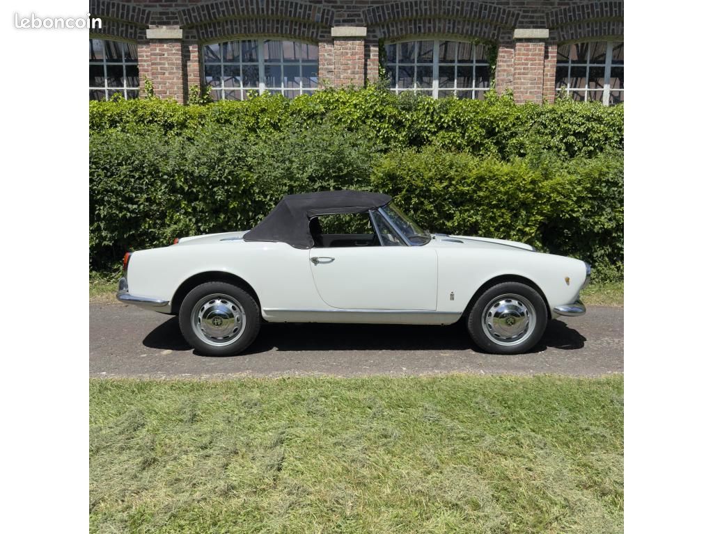 Alfa romeo giulietta spider (image 12)