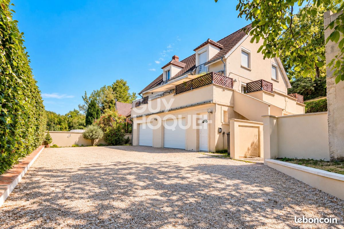 Maison 8 pièces 240 m² · à Mouy · 240 m² · 389 000 €