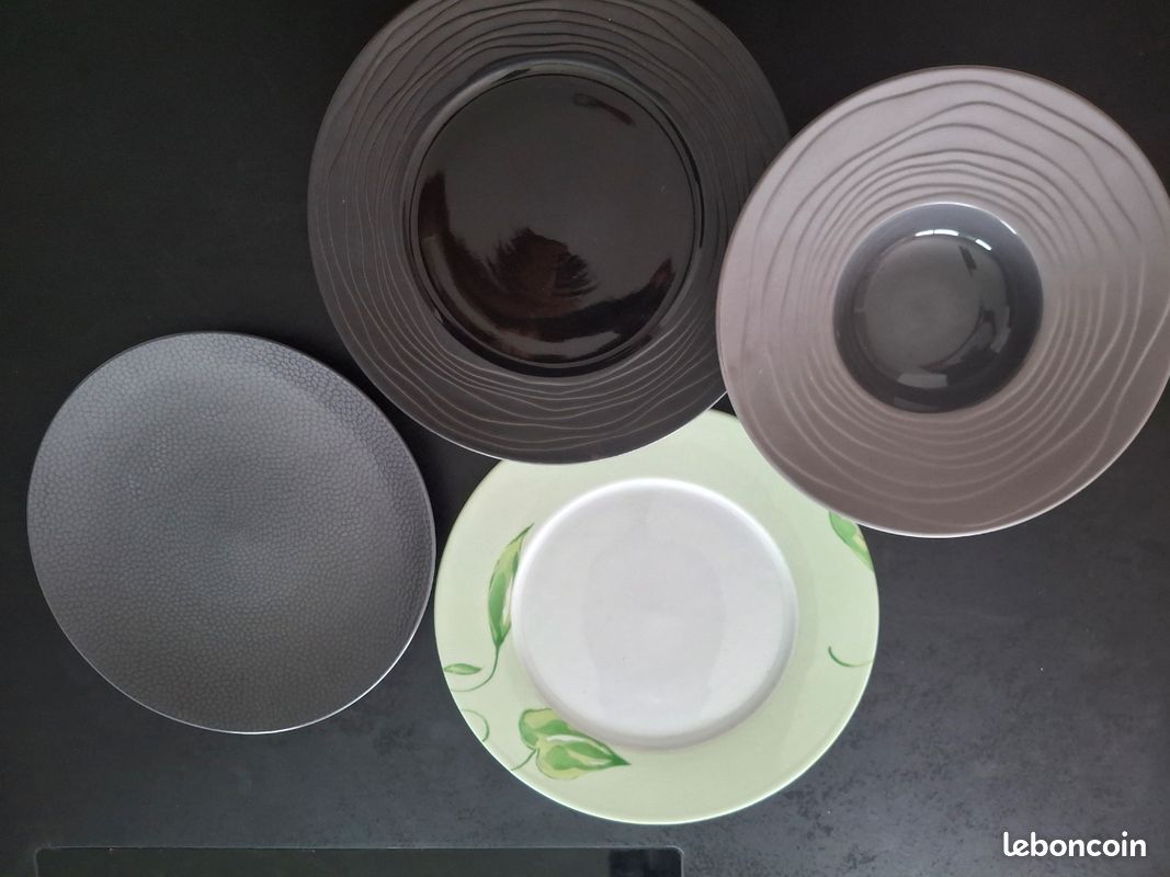 Lot d'assiettes Médard de noblat, villeroy (image 1)