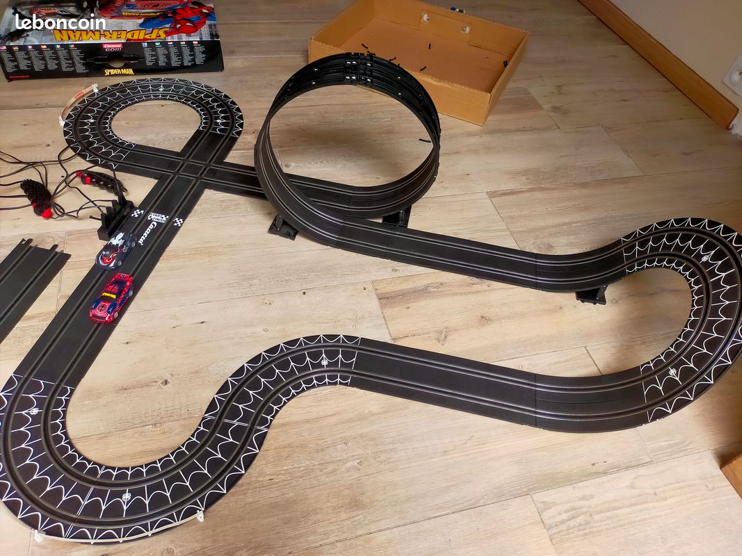 Circuit de voitures spiderman (image 1)