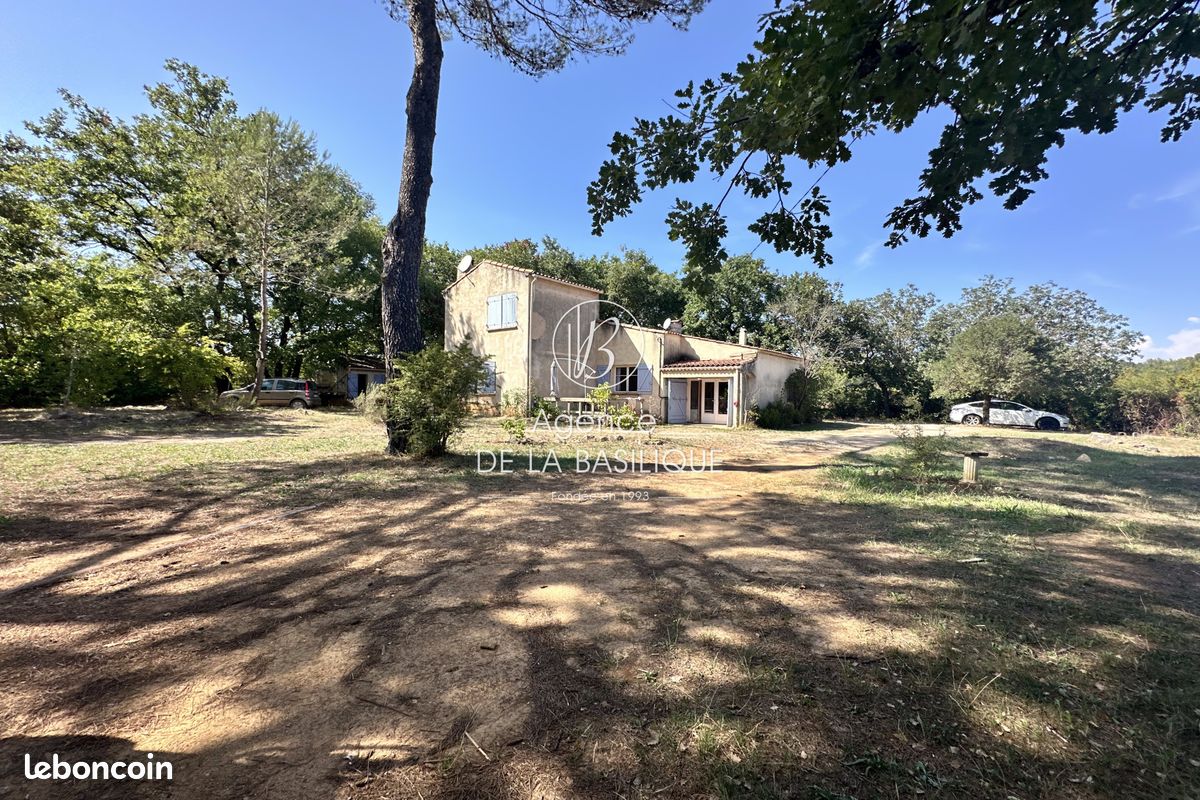 Maison 3 pièces 114 m² · à Saint-Maximin-la-Sainte-Baume · 114 m² · 374 580 €