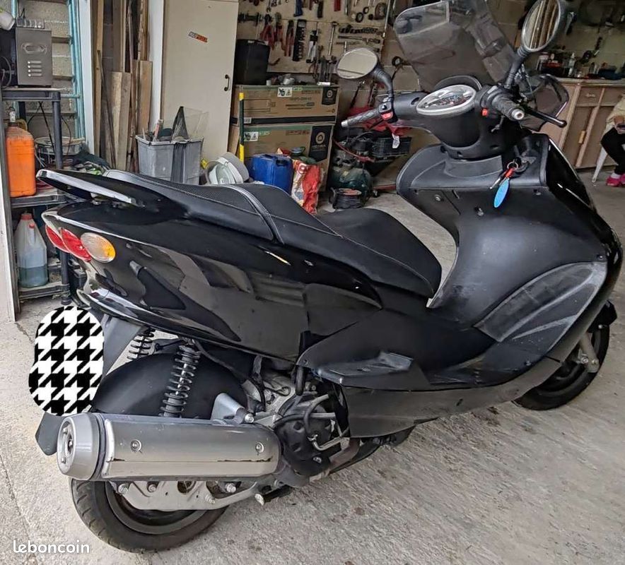 Yamaha majesty 125 (image 2)
