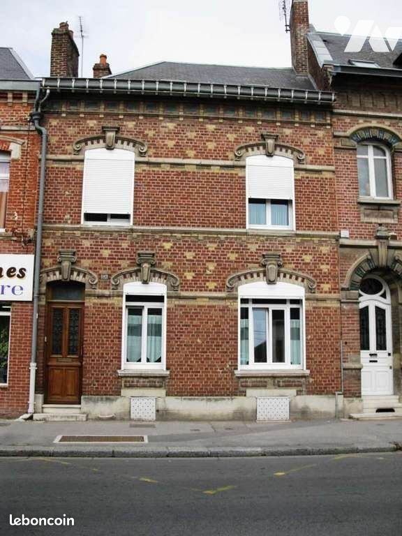 Maison 6 pièces 183 m² · à Saint-Quentin · 183 m² · 900 €