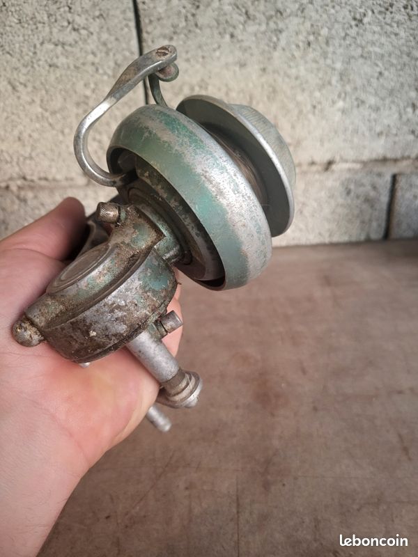 Moulinet de peche RU-Sport - Ancien - De collection Moulinet de peche RU-Sport - Ancien - De collection