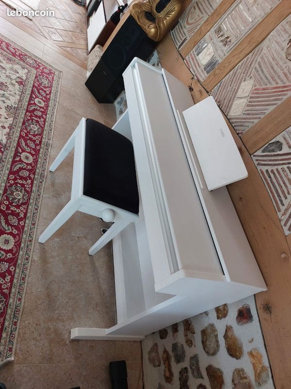 Piano numérique Yamaha Arius blanc (image 3)