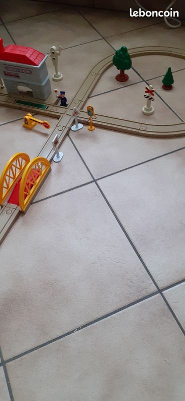 KEENWAY Train Set . Gare + train + figurines + accessoirs (image 2)