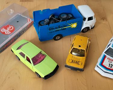 Miniature Norev 1/43 – Renault 18 Dakar 1983 (rouge/jaune/noir), Neuve