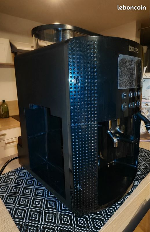 Machine à café Krups EA8100 avec broyeur YY8135FD – Excellent état (quasiment neuve) (image 6)