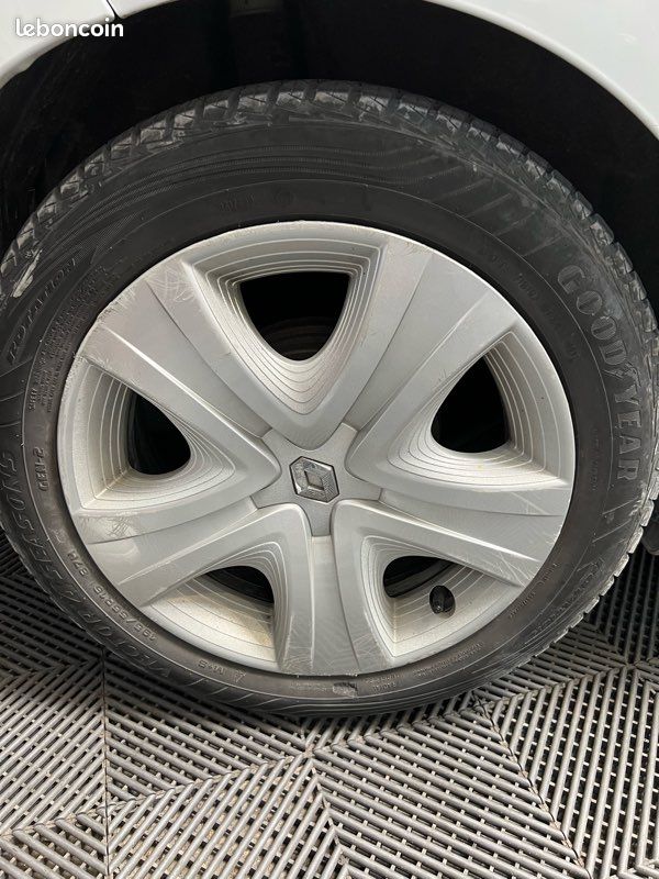 RENAULT CLIO IV 1.5 dCi 75 – Climatisation – Suivi entretien – Distribution à jour (image 10)