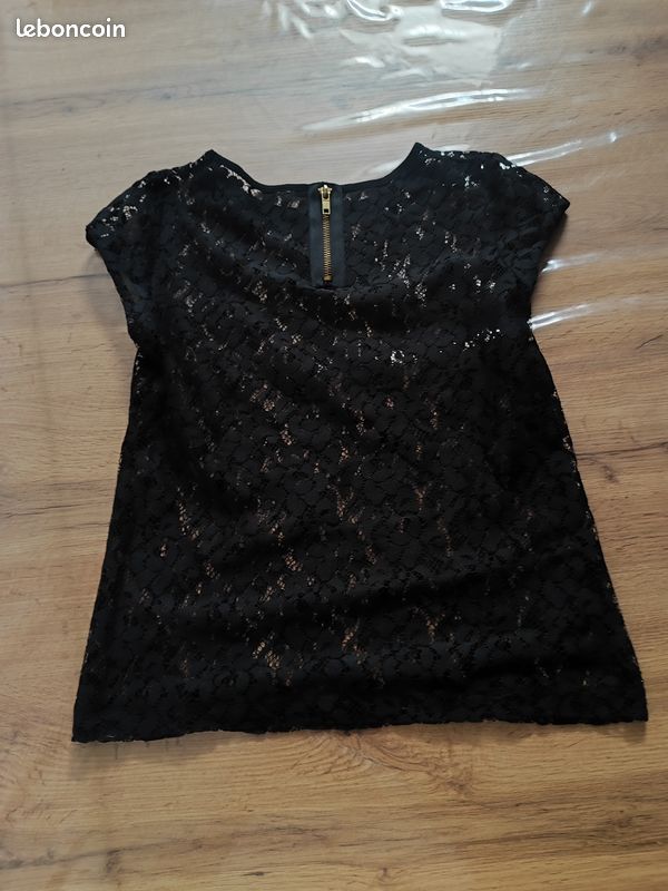 Zara Robe Tee Shirt Dentelle Noir Zara T-shirt Zara Noir à Détails