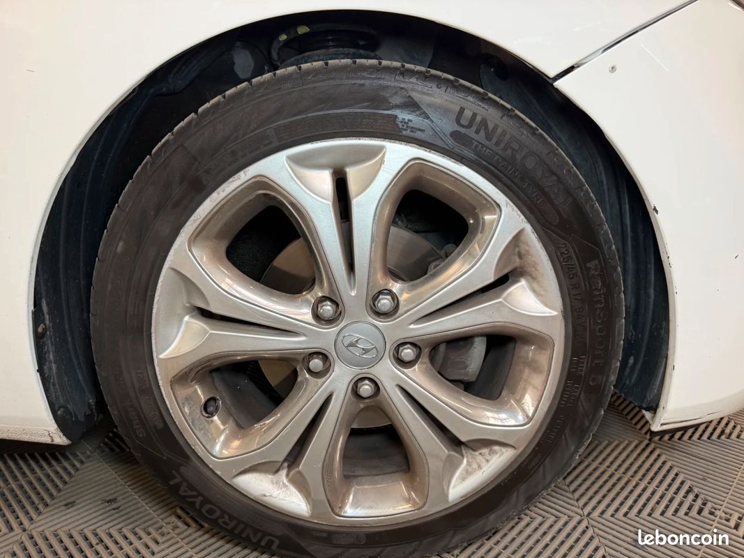 HYUNDAI i30 1.6 CRDi 128 Pack Premium TOIT OUVRANT / SIEGES CHAUFFANTS (image 35)