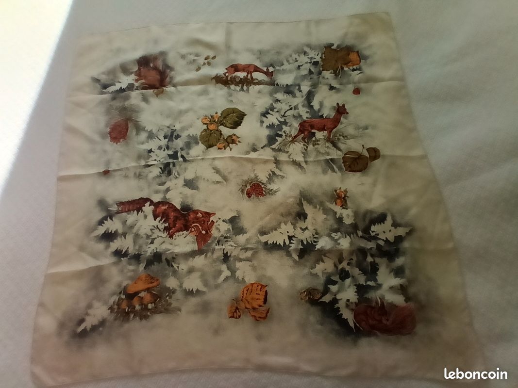 Foulard vintage en soie thème automne (image 3)