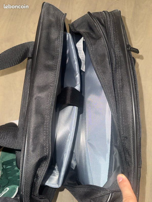 Sacoche à roulettes pour ordinateur portable Amazon Basics