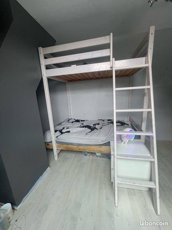 Mezzanine aménagée avec zone de jeux (image 1)