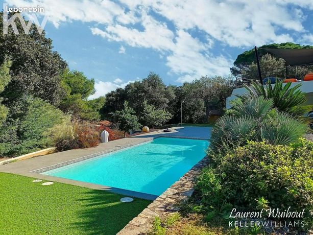 Propriété 10 pièces 239 m²