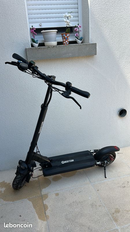Trottinette électrique Mobygum XENON S V4 - 800W, 48V 17AH - Neuve