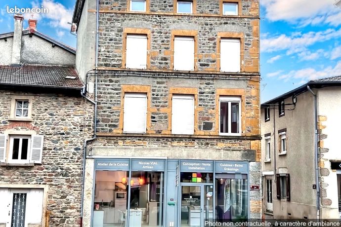 Immeuble 150 m² Bessenay