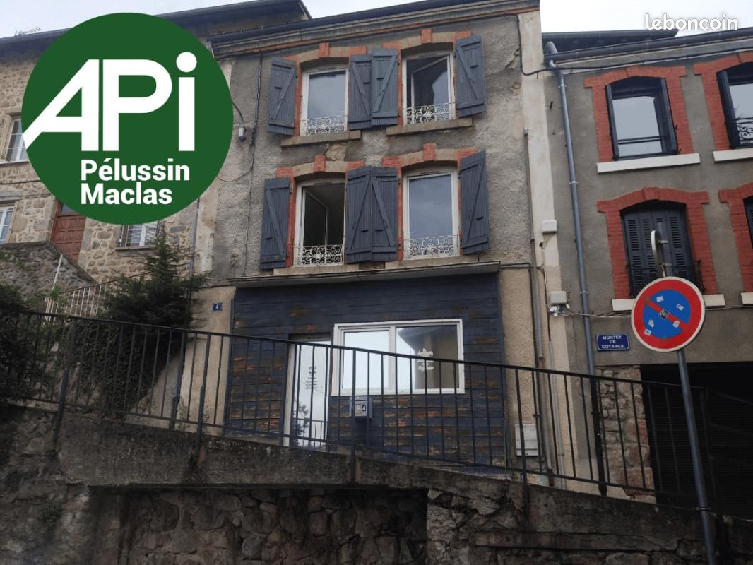 Maison 5 pièces 108 m² · à Bourg-Argental · 108 m² · 65 000 €