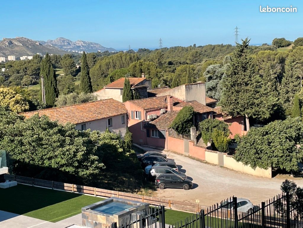 Maison 8 pièces 136 m² · à Marseille · 136 m² · 1 990 €/mois