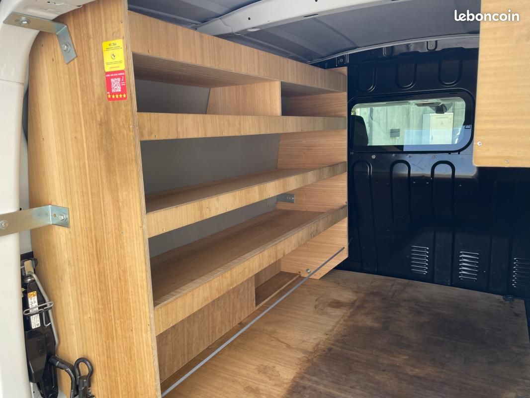 Renault Express Van TCE 100 - 22 CONFORT + PACK EASY LINK NAVIGATION (image 10)