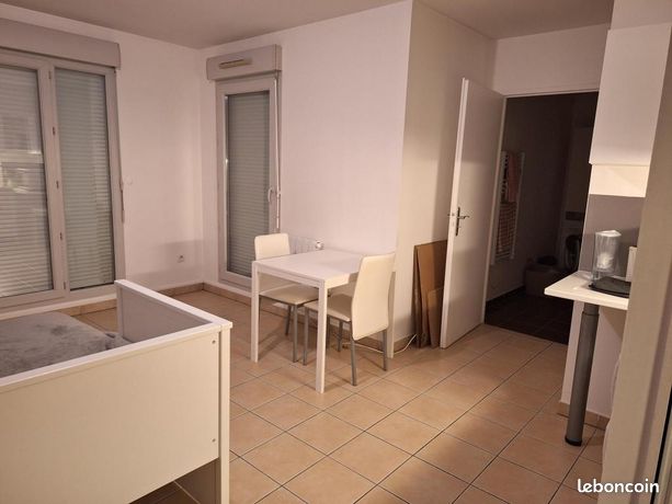 Studio 1 pièce 27 m²