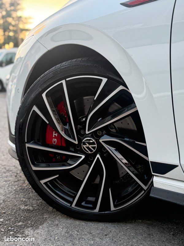 ✨Volkswagen Golf 8 GTI : Clubsport/2.0TSi 300Cv/dsg7/1main/Magnifique configuration/Full options/Garantie 1an/Très propre (image 10)