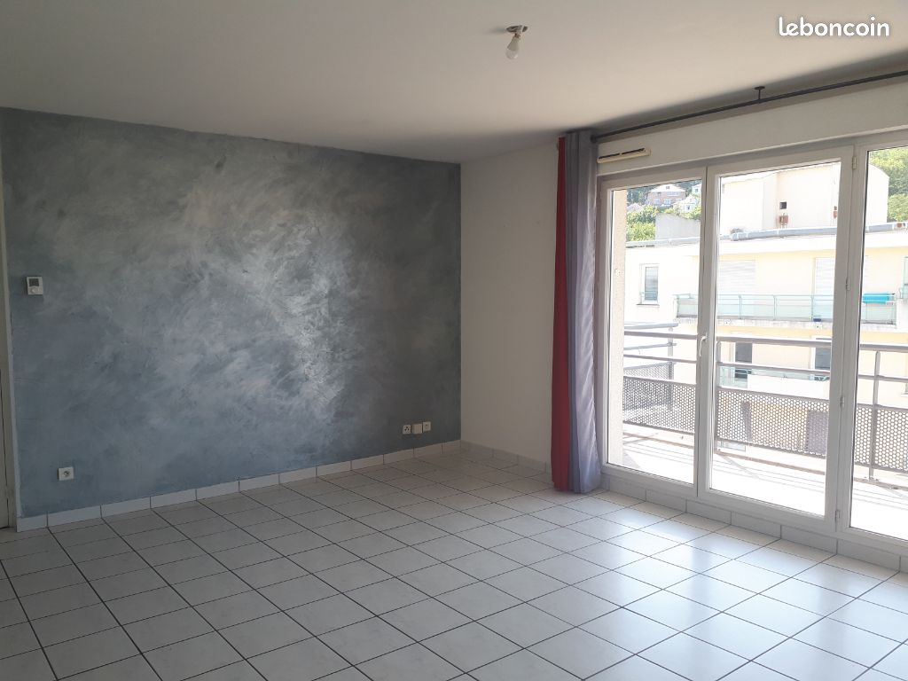 Appartement 3 pièces 75 m² · à Saint-Étienne · 75 m² · 750 €