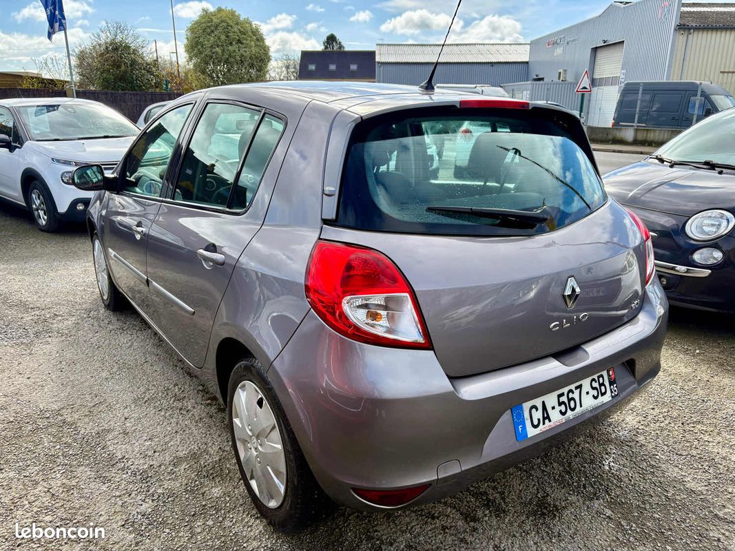 Renault clio (image 4)